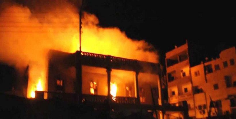 حريق ضخم يلتهم 12 منزلًا بقرية “فزارة” بسوهاج