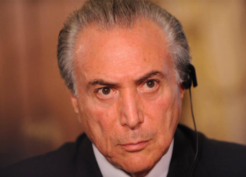 لبنانيون يسخرون: بلادنا أصبح لها رئيس في البرازيل