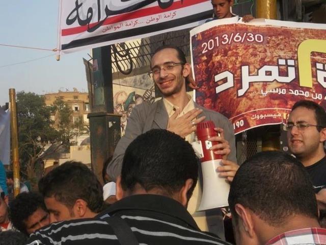 “تمرد” تجمع 3 ألاف  توكيل بالتحرير لسحب الثقة من مرسى