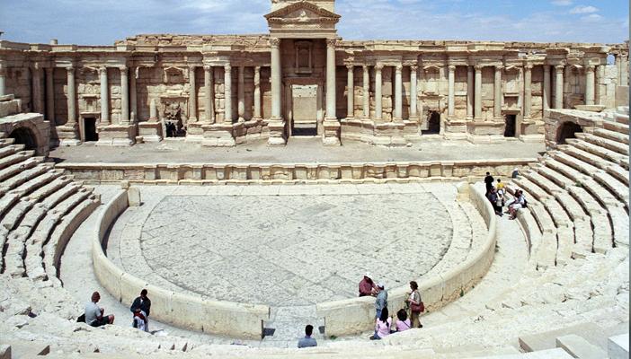 “الدولة الإسلامية” يقترب من السيطرة على تدمر السورية