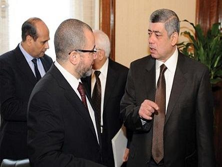 قنديل: قانون التظاهر سيمكن الشرطة من القيام بعملها