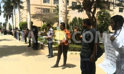 وقفة احتجاجية صامتة لطلاب ضد الانقلاب بزراعة بنها