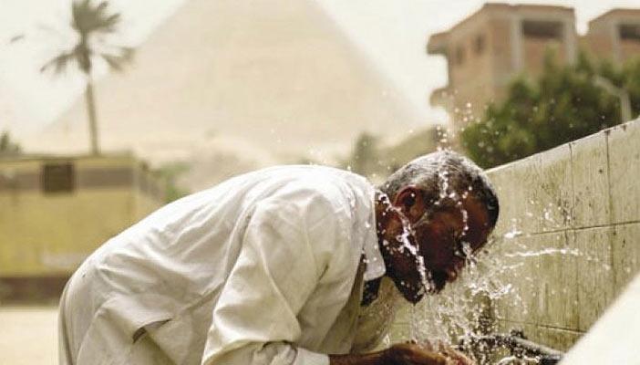 أطباء يحذرون من حرارة الجو ويضعون 5 خطوات للوقاية منها