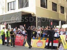 شقيق الطالبة “تسنيم عبد الحكيم” ينظم وقفة احتجاجية بأستراليا