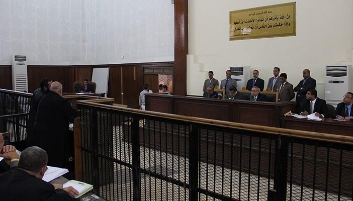 بعد أن أخرجته المحكمة من القفص.. الضابط المتهم: إزاي هسرق 500 جنيه