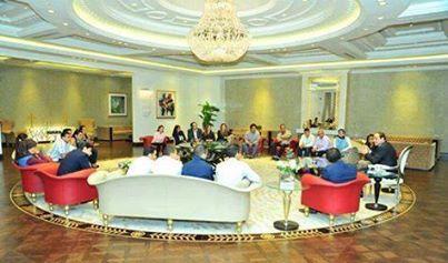 سياسيون: سياسة السيسي للشعب.. “تقشفٌ إلاّ علينا”