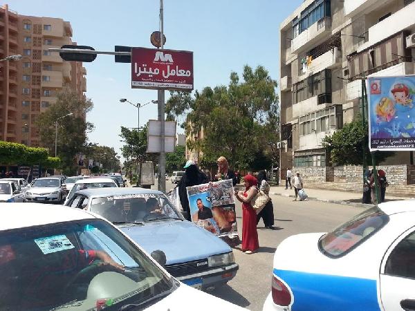 تحت لهيب الشمس.. زوجة وأم معلتقين ببورسعيد: أفرجوا عن ابني وزوجي