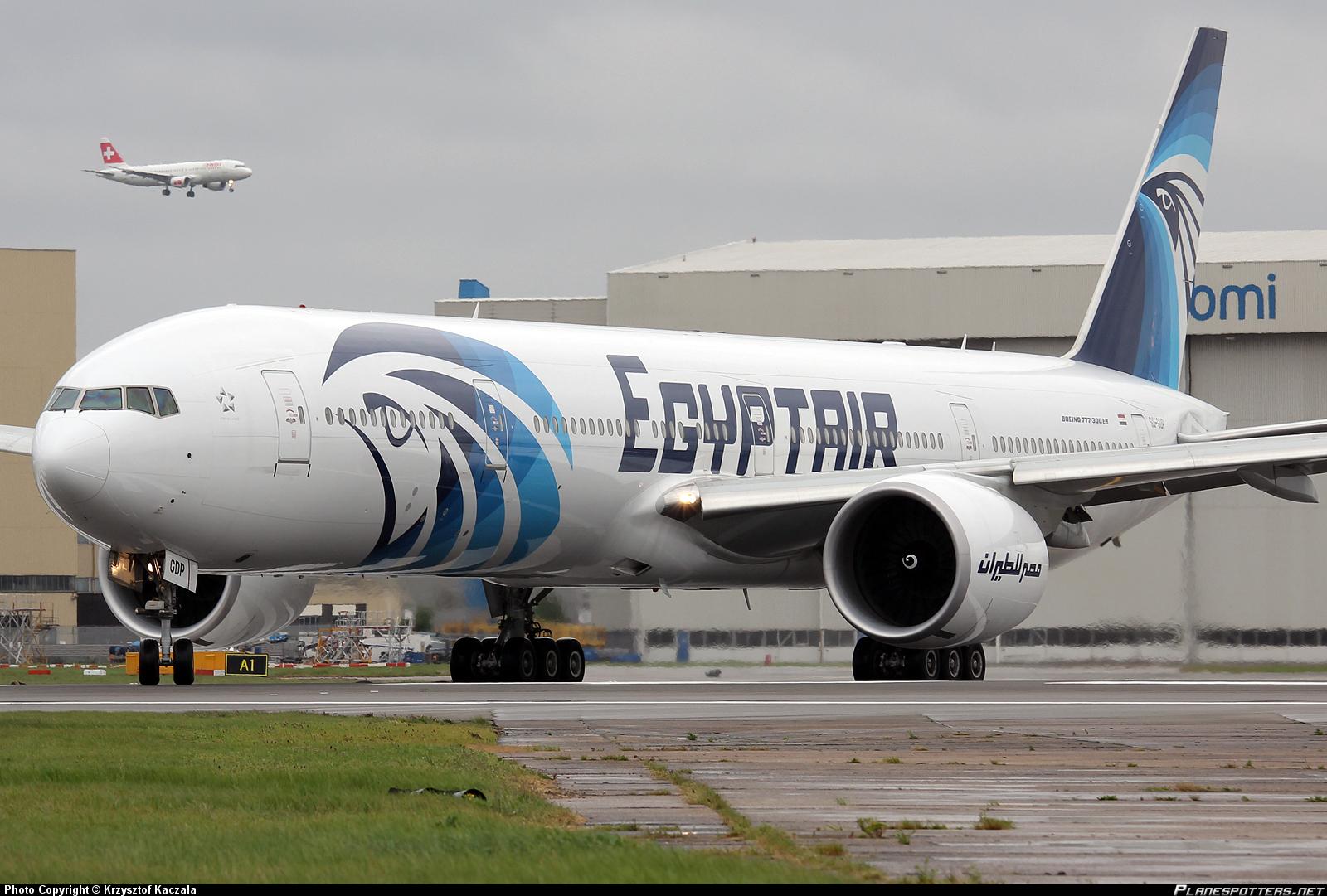 هاشتاج “EgyptAir” يتصدر “تويتر”.. وحزن عارم على ضحايا الطائرة المصرية