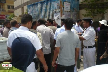 مشادات بين الباعة والشرطة بالأقصر بسبب إزالة التعديات