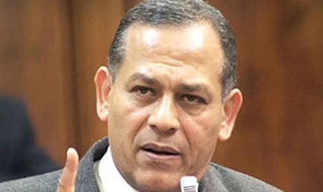 السادات:الجيش يدرس عملية لتطهير سيناء