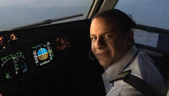 فيسبوك يضيف كلمة “تذكروه” على صفحة قائد الطائرة المصرية المنكوبة
