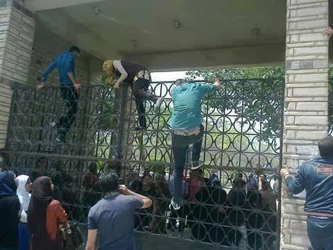 إجراءات أمنية مشددة بجامعة المنصورة ومنع الطلاب من الدخول