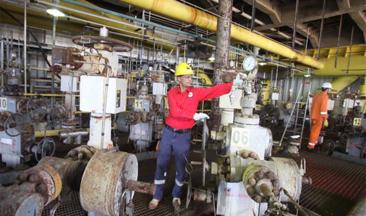 محتجون ليبيون يغلقون مقر شركة سرت للنفط