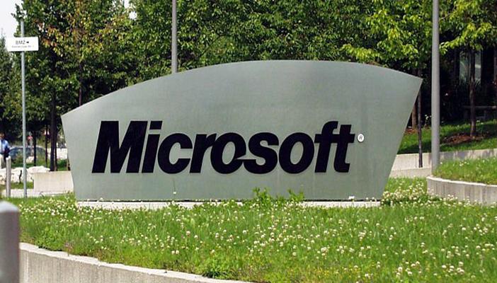 مايكروسوفت مهتمة بالاستحواذ على شركة البلاك بيري