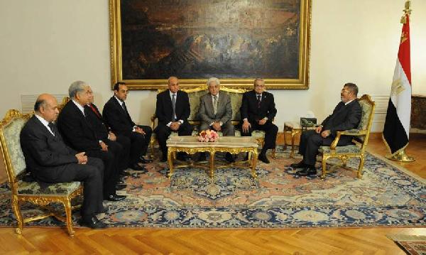 بالفيديو..قيادات عسكرية سابقة تقدم التهنئة لمرسي لتحرير الجنود