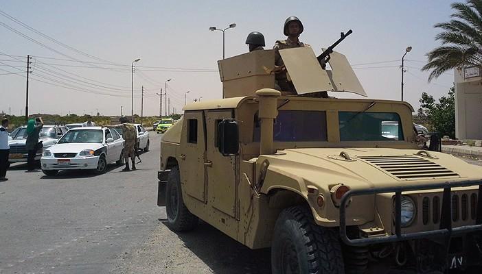 خاص لـ”رصد”: إصابة مواطنيْن برصاص الجيش في سيناء