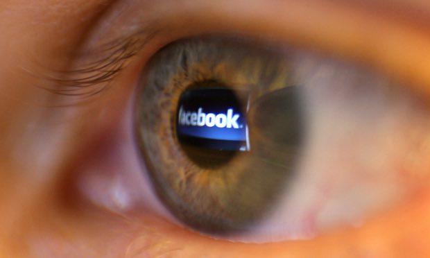 الجارديان: هل يمكن إيقاف استخدام المتطرفين لمواقع التواصل الإجتماعي؟