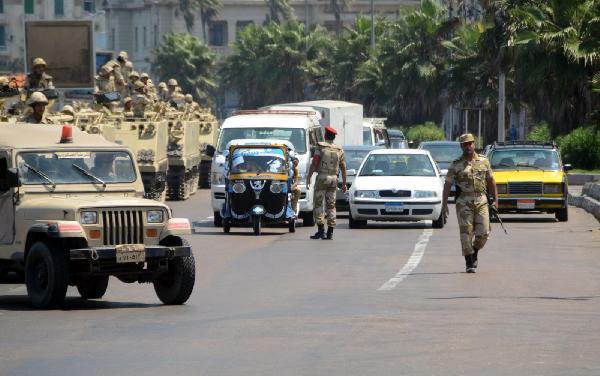 الشئوون المعنوية تدفع بسيارات لزيادة الإقبال علي انتخابات العسكر