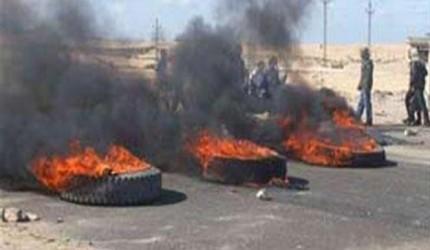 مجهولون يشعلون إطارات للسيارات على الطريق الدائري بالهرم