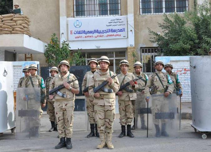 الجيش يعتدي على طفل ببورسعيد لجلوسه بجوار لجنة اقتراع