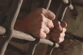 ثلاثون معتقلاً يمتنعون عن شرب المياه بقسم أول أسيوط