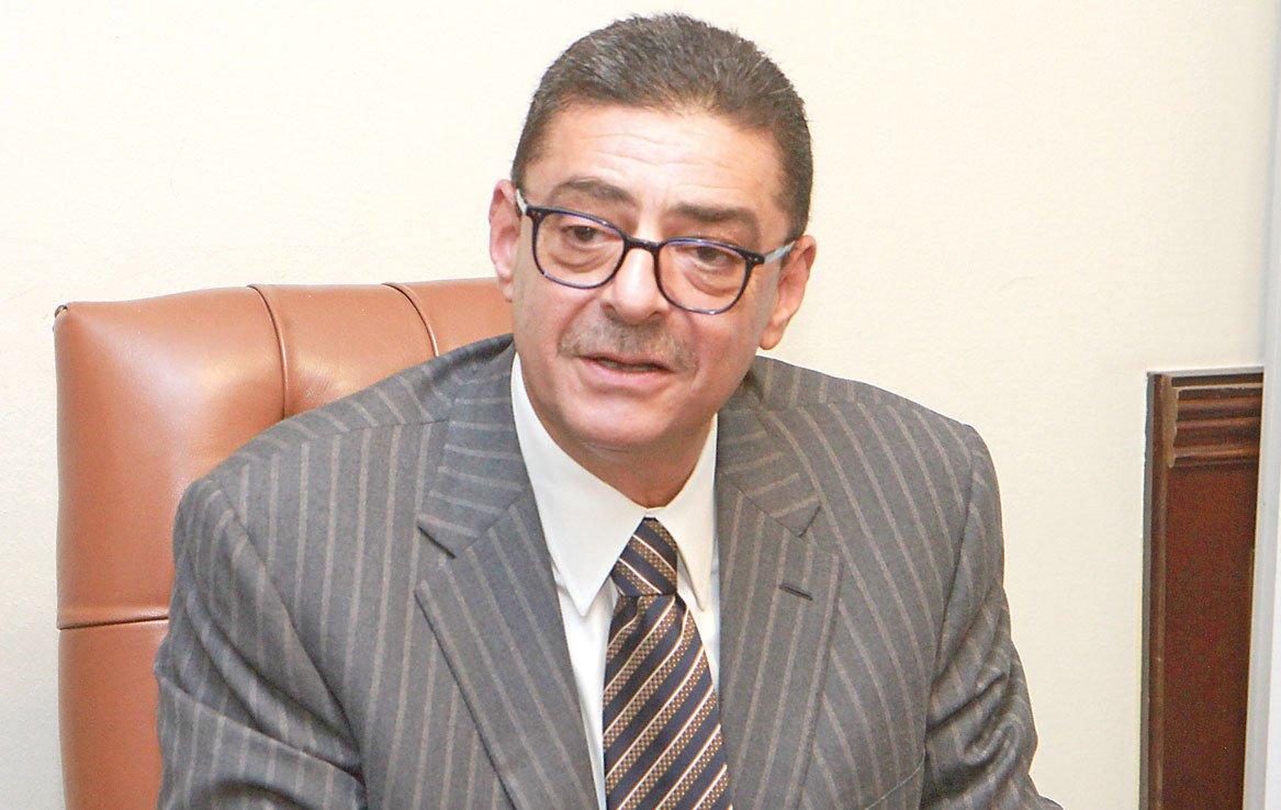محمود طاهر يكشف حقيقة إغلاق قناة الأهلي