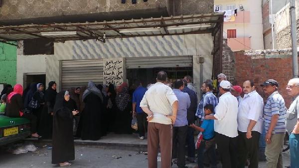 أزمة ببورسعيد بسبب عطل فني في نظام صرف دعم الخبز