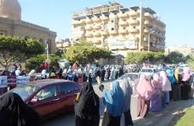 سلسلة بشرية بالهرم رفضا لتنصيب السيسي رئيسا