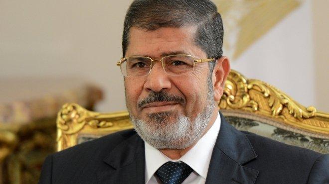 الرئيس يعد خريجي معهد الطيران بحل شكوى المحسوبية