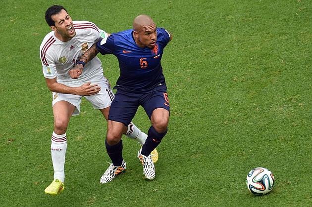 فيديو | هدف عالمي يحرزه “فان برسي” بشباك إسبانيا