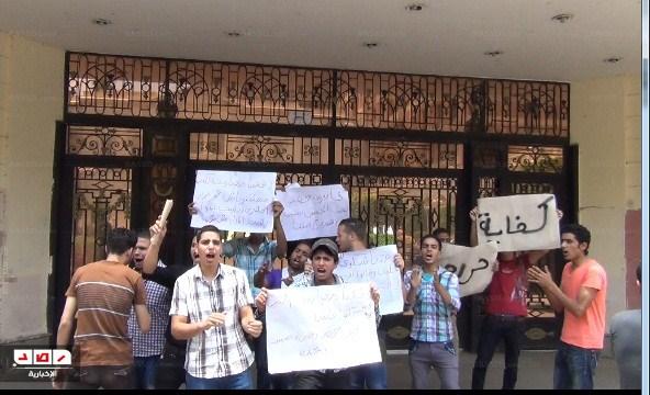 طلاب التعليم الفني يحتجون علي النتائج أمام”التربية والتعليم”