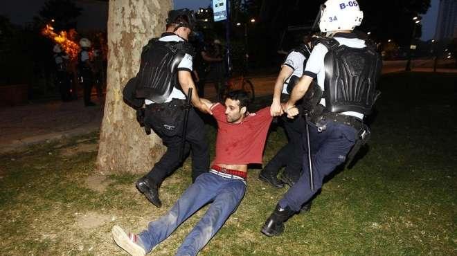 بالفيديو..إخلاء اعتصام تقسيم بالقوة تنفيذا لتهديد أردوغان