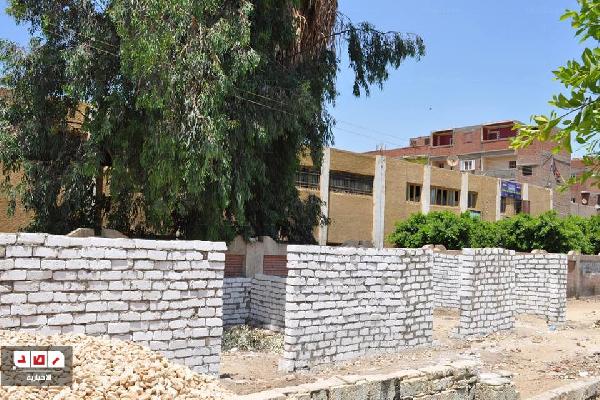 استيلاء بعض الأهالي على سور وحرم مدرسة ببني سويف