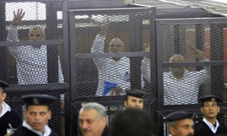 اليوم.. محاكمة “بديع” في “أحداث الاستقامة”