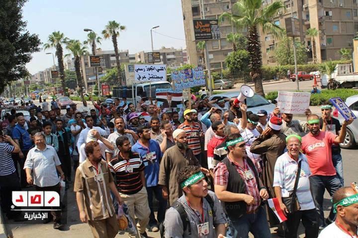 مسيرات تجوب الشوارع المحيطة بـ”رابعة العدوية” تأييدا الرئيس