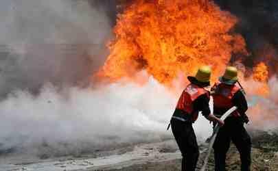 انفجار مخزن للألعاب النارية وسط وقوع إصابات ببنغازي