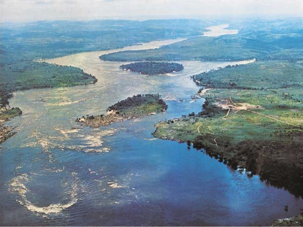 بناء سد عملاق لإنتاج الكهرباء على نهر الكونغو