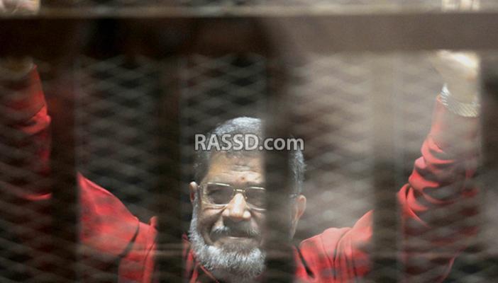 في ذكرى تنصيبه أول رئيس مدني منتخب.. مرسي يرفض الطعن على أحكام إعدامه