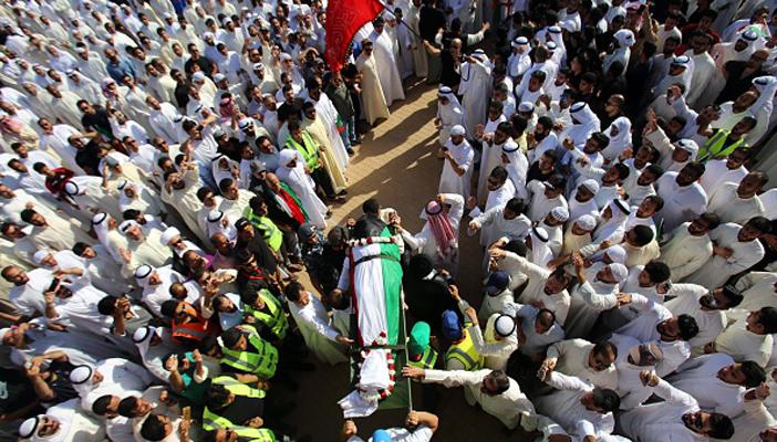 بالفيديو.. تشييع جثامين ضحايا تفجير مسجد الصادق بالكويت