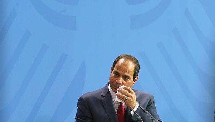 “الفرنسية”: لا مقارنة بين مبارك والسيسي.. الأخير أسوأ