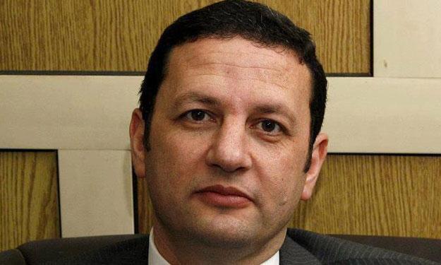 عودة يغلق 14 محطة بنزين لإفتعالها أزمة الوقود