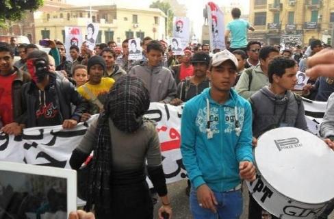 الالاف في مسيرة ” لا لشيوخ السلطان ”  يطالبون برحيل الرئيس