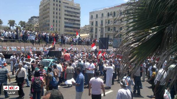 مسيرة من القائد ابراهيم إلى  سيدى جابر تطالب برحيل النظام