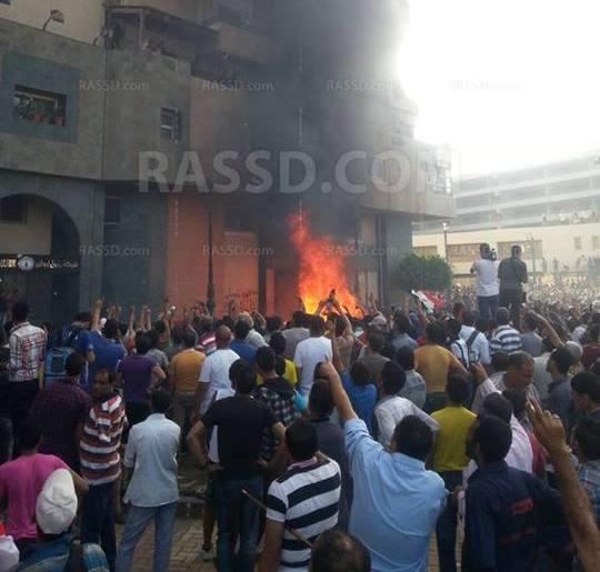 بالفيديو..إحراق مقر الاخوان الرئيسي بالأسكندرية