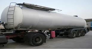 بلاغ بالسويس:سيارات وقود تلقي بحمولتها في الجبل