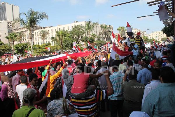 الالآف بأسيوط يتظاهرون بميدان أم البطل لإسقاط النظام