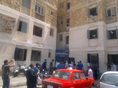 بأمر المعارضة إغلاق عدد من المكاتب الحكومية بالإسماعيلية