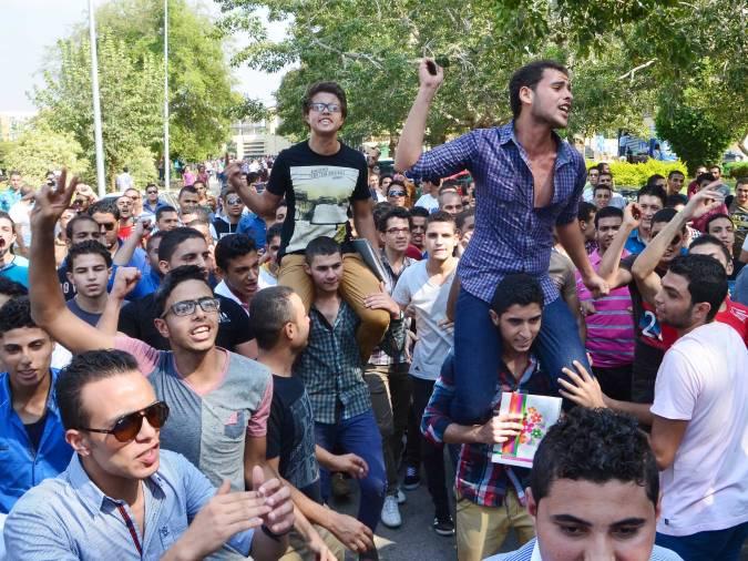 طلاب الثانوية المفرج عنهم : الأمن اعتدى علينا بالضرب