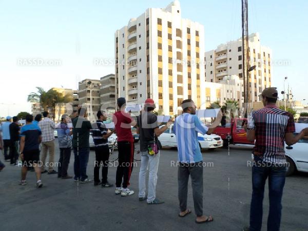 سلاسل بشرية لـ”أولتراس ربعاوي” في “بور سعيد”