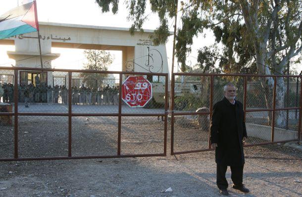 إغلاق معبر رفح لليوم الثالث وأستمرار هدم الانفاق